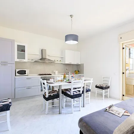 アパート Casa Beatrice - Parcheggio Privato Interno トラーパニ